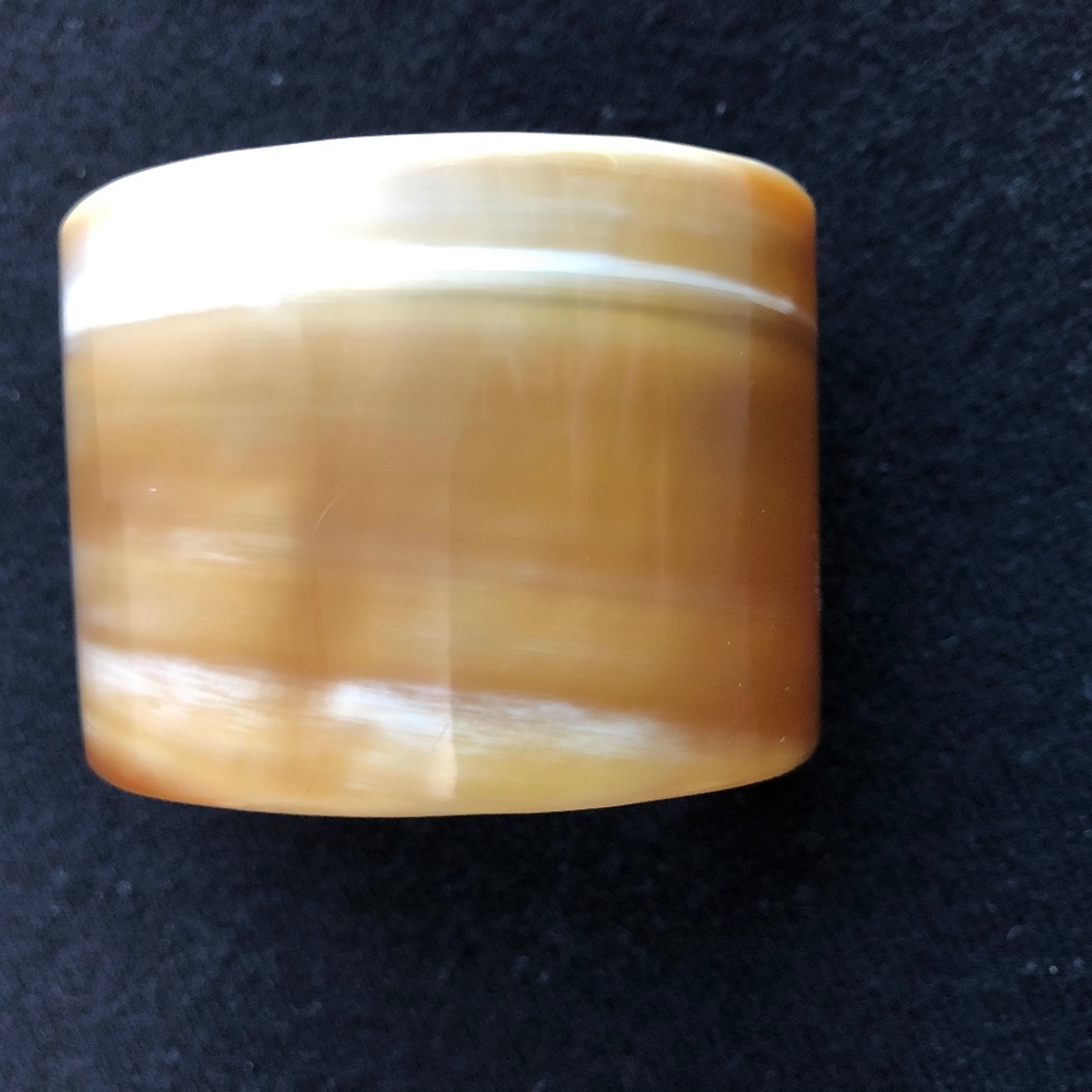Horn cuff